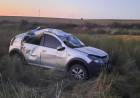 Lo encerró un camión en la Ruta 51 y terminó volcando