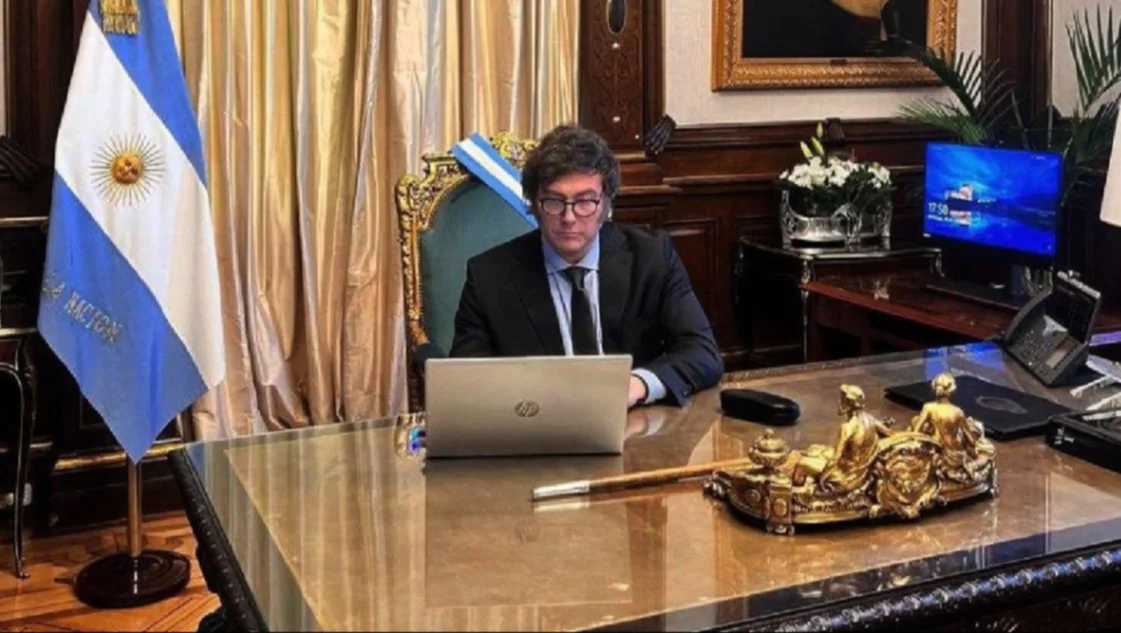 El Presidente encabezará este lunes la primera reunión de gabinete de su Gobierno