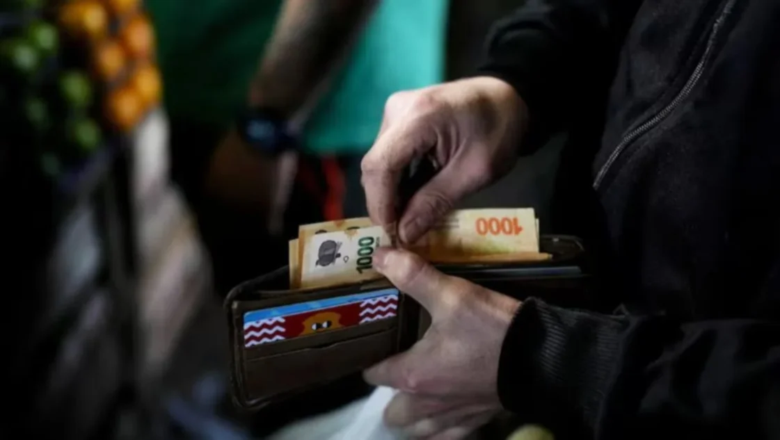 Recesión: advierten que el consumo masivo cayó un 13,4% interanual en febrero