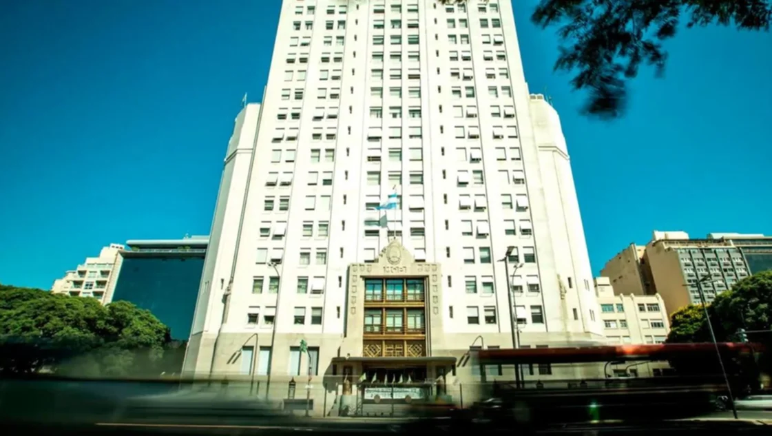 El Gobierno anunció que no renovará 1.400 contratos en Salud