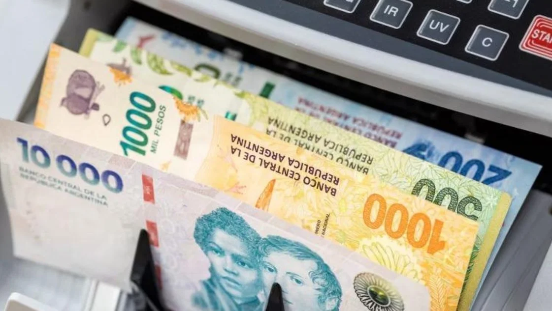 En retroceso: los salarios crecieron 3% en marzo y quedaron por debajo de la inflación