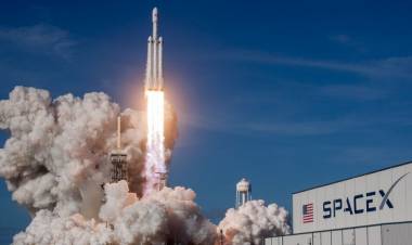 SpaceX lanza por primera vez a cuatro astronautas no profesionales al espacio