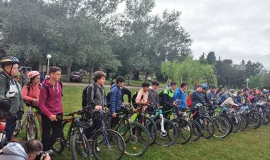 Alumnos de 3er año de la Escuela Agropecuaria realizaron su tradicional bicicleteada y acampe en la estancia ''Santa Clara''