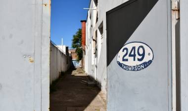 La peor pesadilla: una abuela se despertó con tres ladrones en su habitación