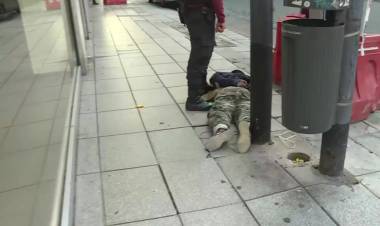 Palermo: un hombre le pegó un fierrazo a una policía, le sacó el arma y le disparó 