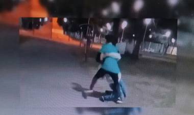  Salvaje pelea a la salida de un boliche en Coronel Suárez.