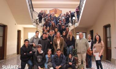 Estudiantes del Instituto José Manuel Estrada recorrieron los lugares más emblemáticos e históricos de la ciudad