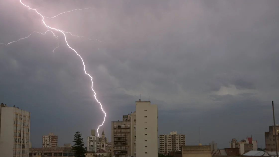 Alerta Meteorlologica: en Bahia advierten por fuertes tormentas desde el mediodía