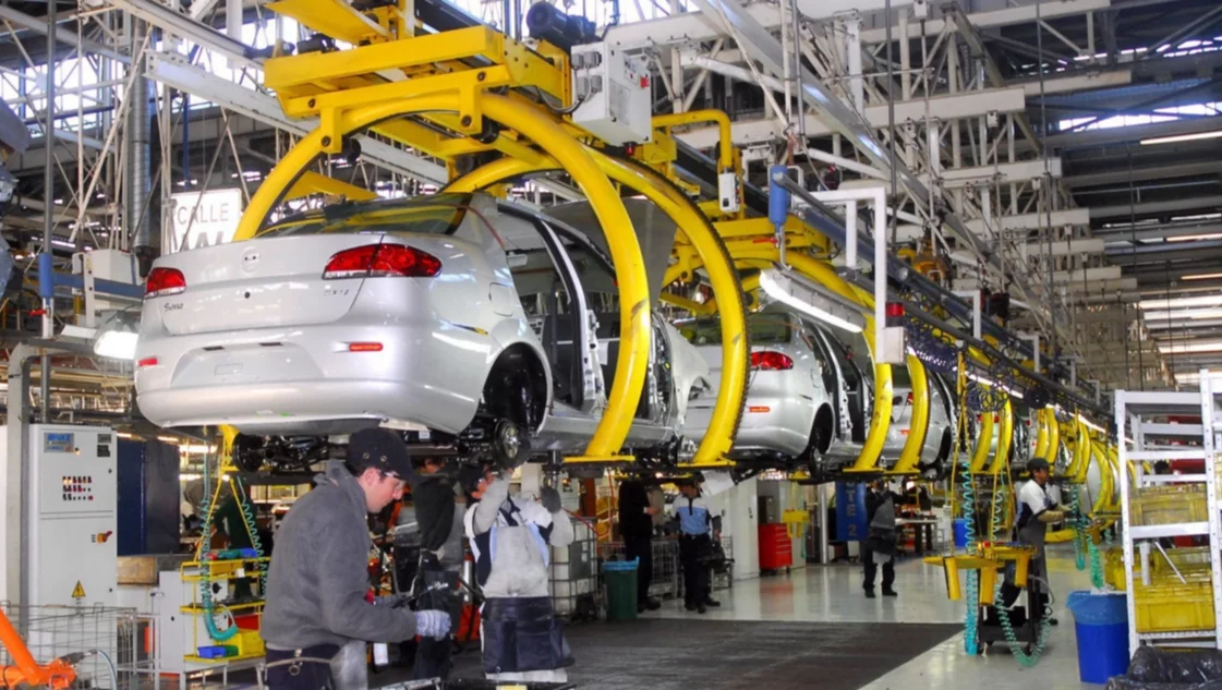 La producción nacional de vehículos y su exportación crecieron en 2022