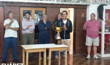 Torneo de Papi Fútbol de Pasman: “La Villa” alzó la copa de campeón