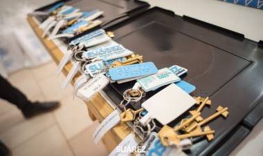 Se entregaron 22 viviendas a vecinos de Coronel Suárez