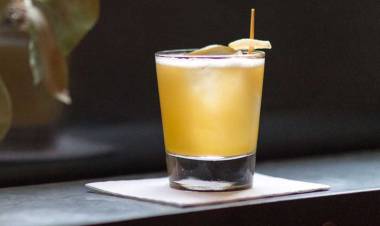 Ideal para el frío: el trago que combina whisky, limón, jengibre y miel