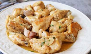 Pollo al ajillo: un plato económico y fácil de cocinar
