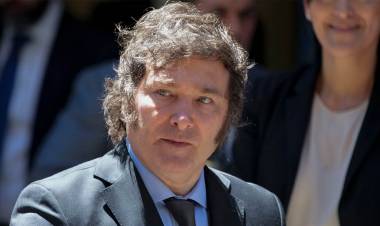 Milei descarta llegar a la dolarización en 2024