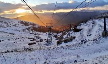 Palpitando el invierno, Bariloche registró su primera nevada fuerte del año