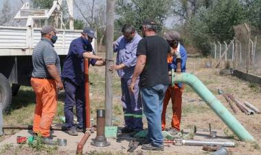 Con el apoyo de Provincia se avanza en el financiamiento de 4 pozos de captación de agua que optimizarán el servicio. 