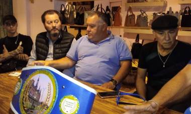 Conferencia de prensa del 3er Festival boxistico en El Club El Progreso de pueblo Santa María