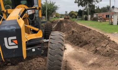 Servicios Publicos trabaja en la reparacion de calles en todo el distrito