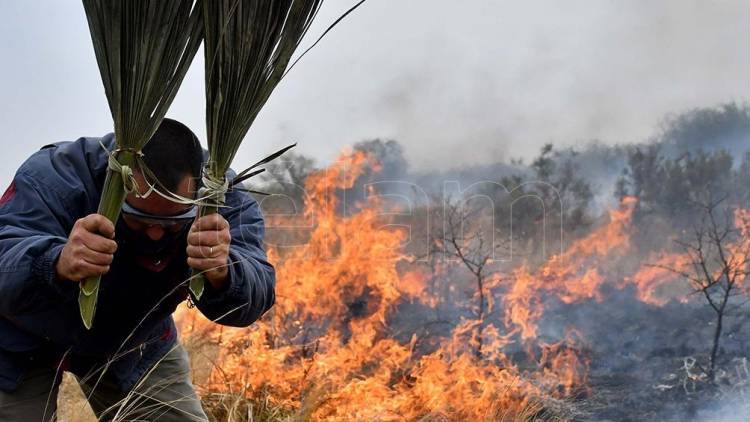Córdoba: con mejoras meteorológicas, se trabaja sobre dos focos de incendios