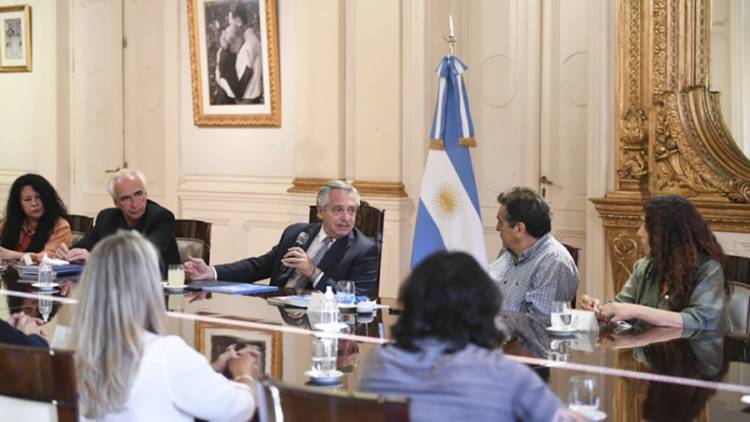 Fernández dialogó con dirigentes sobre el Presupuesto, FMI, inflación, educación y salud