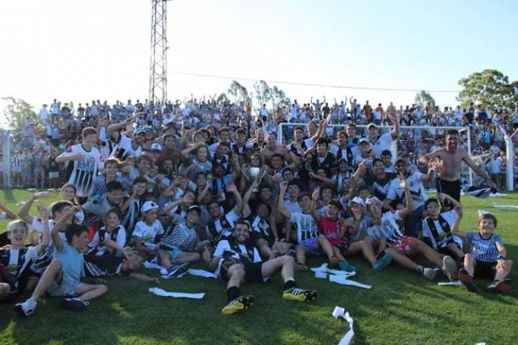 Blanco y Negro campeón de la Liga Regional de Fútbol 2021