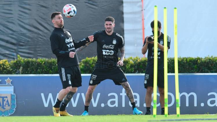 La Selección se entrena en Ezeiza y viaja a Guayaquil para jugar contra Ecuador
