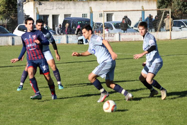 Arrancó la liguilla. El Progreso goleó a Peñarol de Pigué 4 a 1