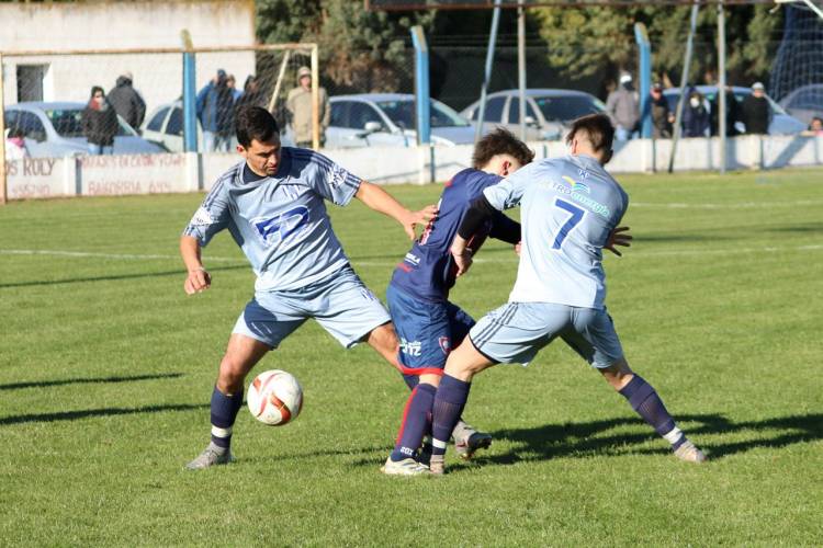 Arrancó la liguilla. El Progreso goleó a Peñarol de Pigué 4 a 1