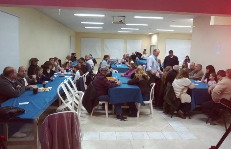 Peña solidaria para el Hogar de Ancianos Domingo Goñi.