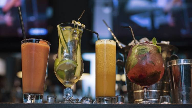 Proponen que bares y boliches que venden alcohol estén obligados a dar agua gratis