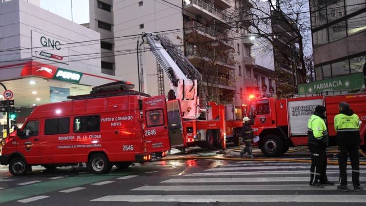 Incendio en Recoleta: al menos cinco muertos y 35 heridos