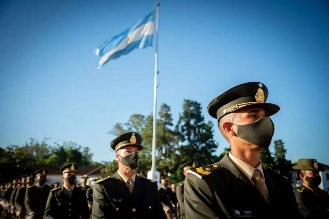 Oficializan los nuevos sueldos de los miembros de las Fuerzas Armadas