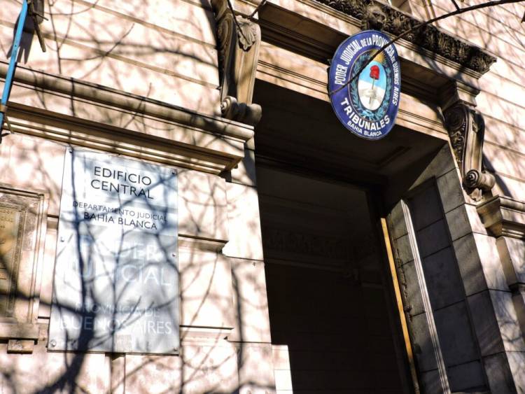 Cnel.Suárez.Condenaron a tres personas por fracturarle la nariz al dueño de un campo del que quisieron sacar leña