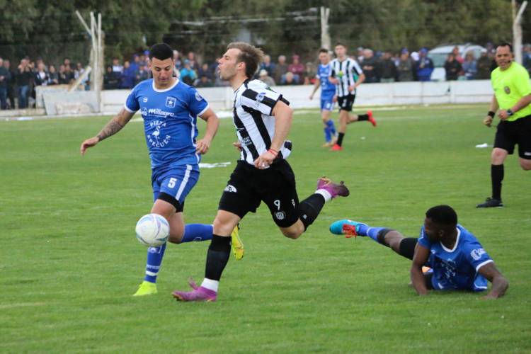 Racing con la Ley Penal es el Campeón 2022 de la Liga Regional de Futbol.
