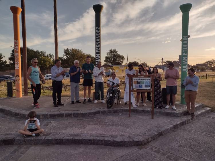 SE INAUGURÓ EL PASEO DE LOS DEPORTISTAS