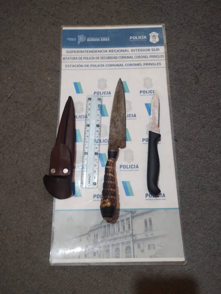 MENORES AGREDEN A EFECTIVOS POLICIALES E INTENTARON SACARLE EL ARMA REGLAMENTARIO A UNO DE ELLOS