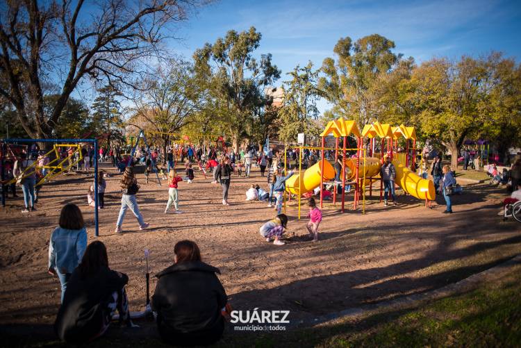Inauguración del renovado Carrusel y juegos mecánicos en la plaza Tambor de Tacuarí