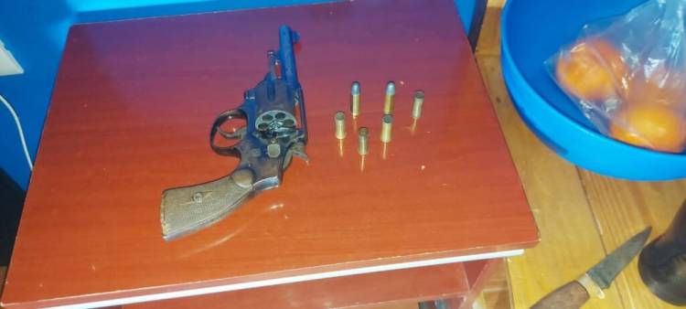 Detuvieron a un hombre que disparó contra los efectivos policiales que debían allanar su casa