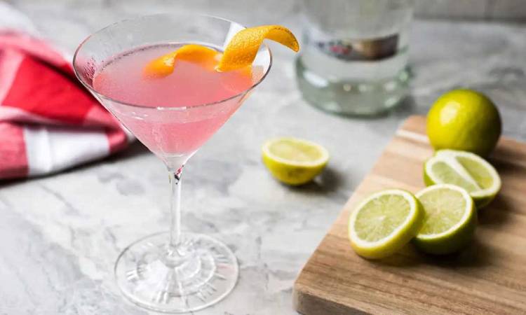 Cómo preparar el Cosmopolitan, un cóctel inigualable