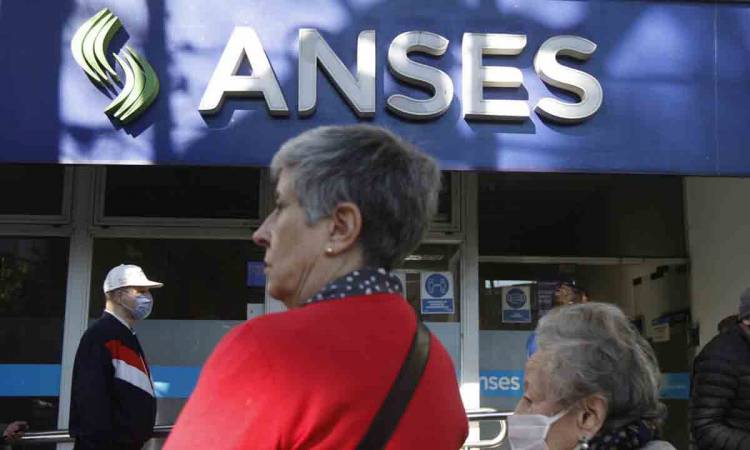 El gobierno confirmó que el bono para los jubilados será de 70 mil pesos