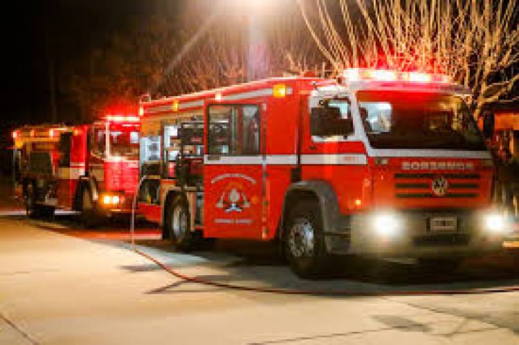 Bomberos Voluntarios recomienda controlar la limpieza de canaletas y desagües