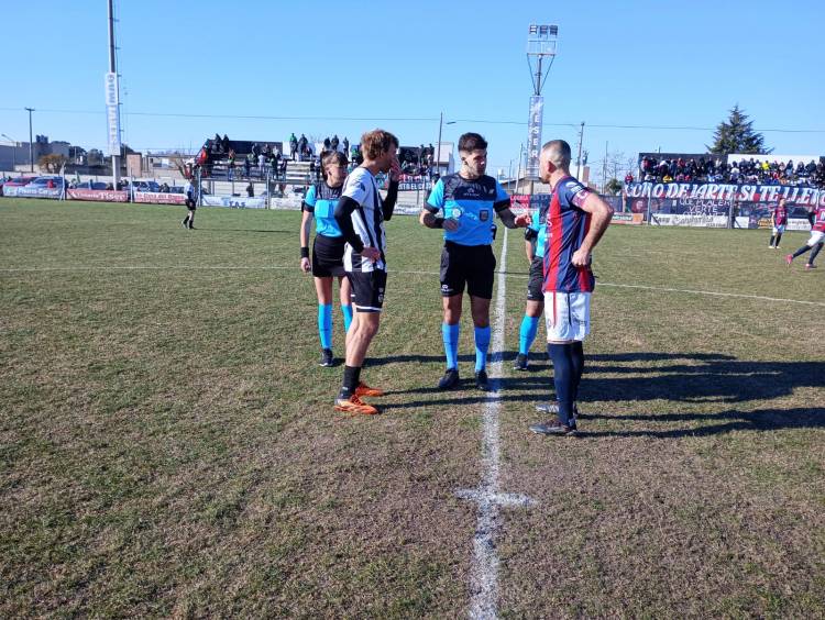 Se jugó la 4ta fecha de la liguilla y la definición se dará el próximo domingo con varias alternativas.