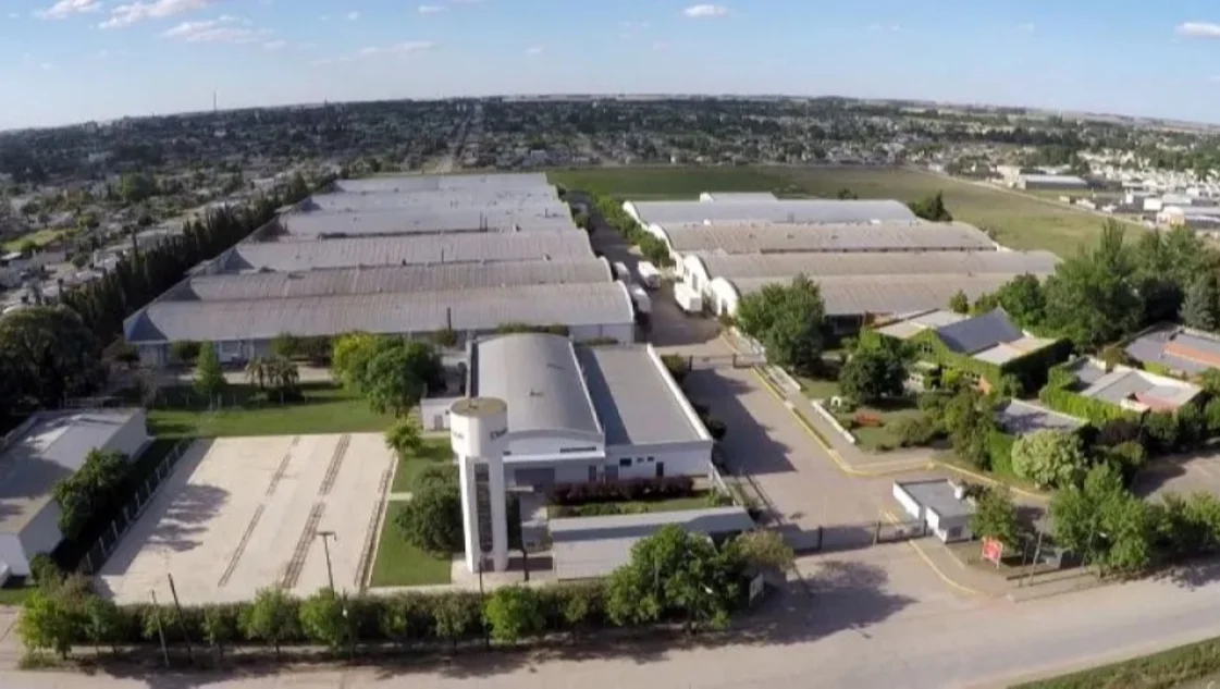 Coronel Suárez: Dass anunció el cierre de su fábrica de calzado y despide a 360 empleados