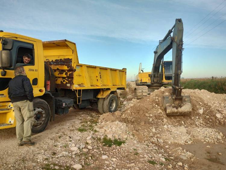 Firme compromiso con los productores: Moccero gestionó maquinaria vial