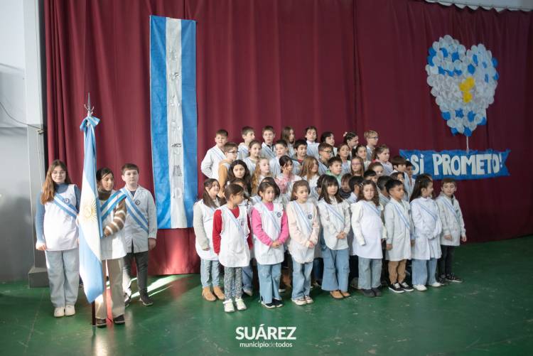 La comunidad conmemoró el Día de la Bandera Nacional