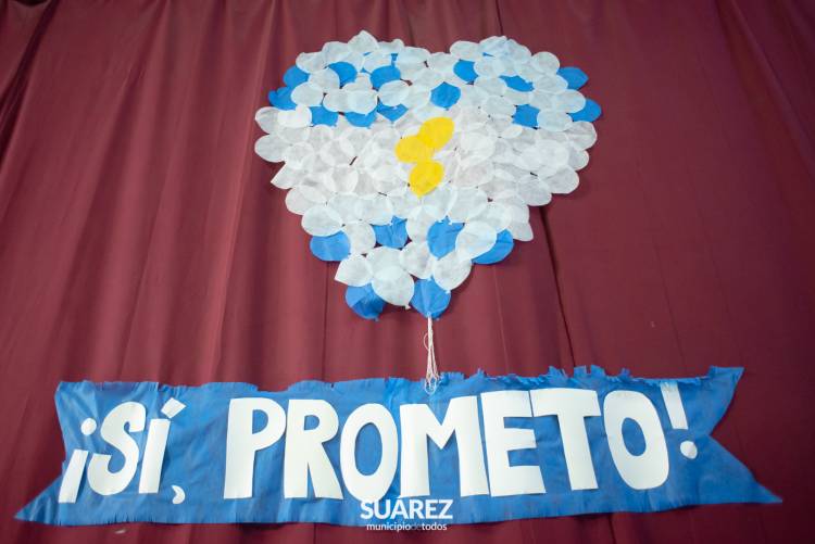 La comunidad conmemoró el Día de la Bandera Nacional