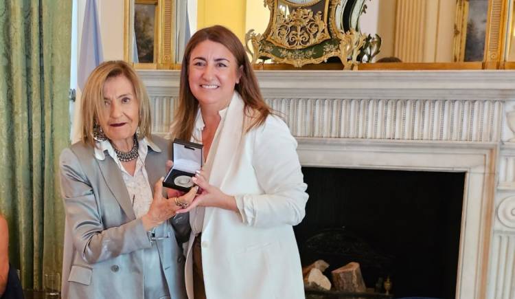 Premio Raíces para una científica bahiense graduada en la UNS