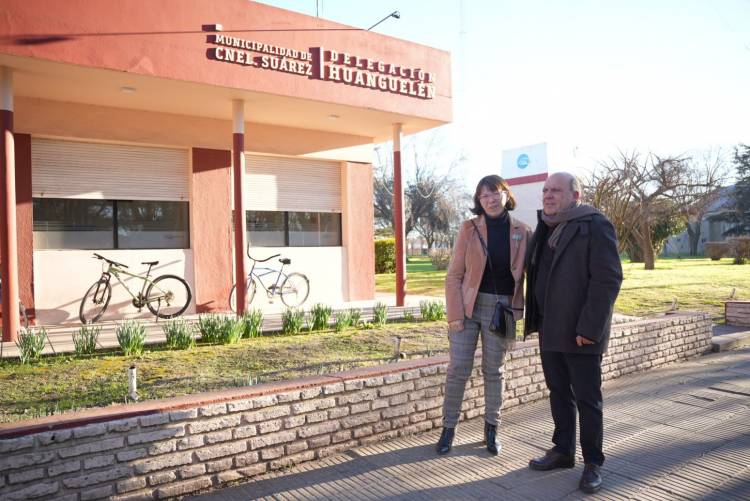 Batakis y Moccero recorrieron la obra de electrificación del nuevo loteo municipal en Huanguelén