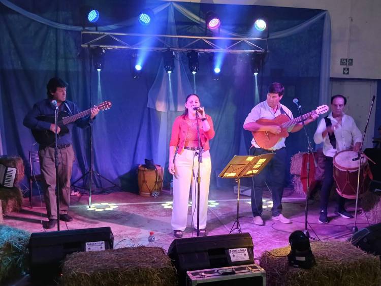 El festival de folclore a beneficio del Centro de Dia y Nancy Donoso fue un éxito