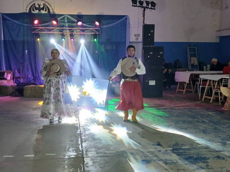 El festival de folclore a beneficio del Centro de Dia y Nancy Donoso fue un éxito